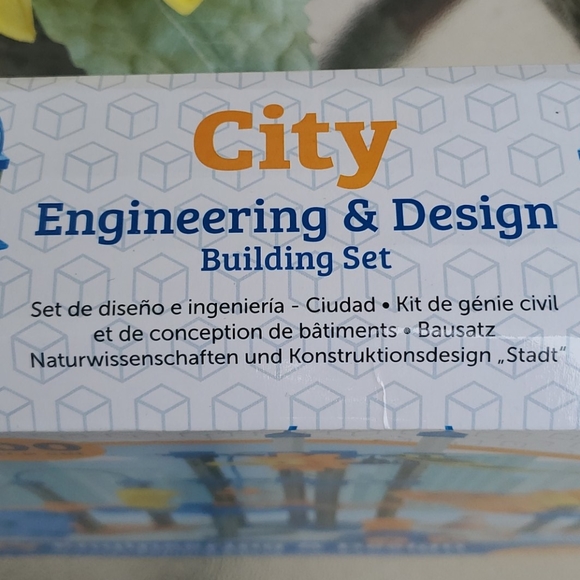 City Engineering & Design Building Set - Picture 5 of 10